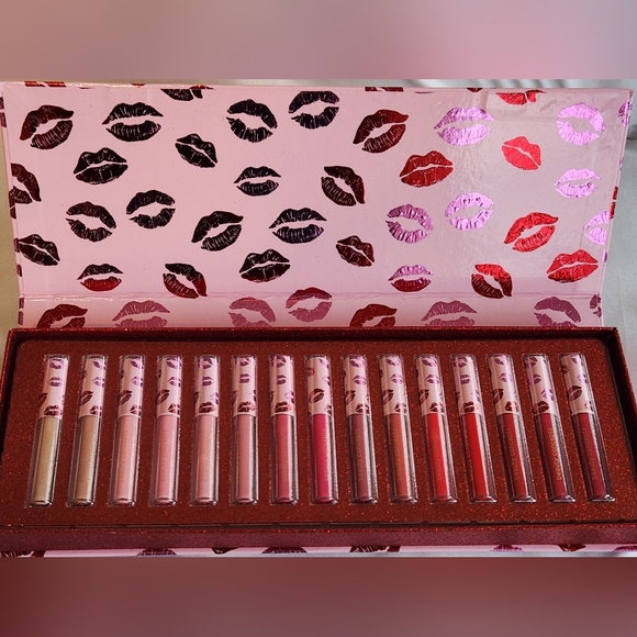 Other - Gorgeous Lips Luminous Lip Gloss Set By Beauty Concepts